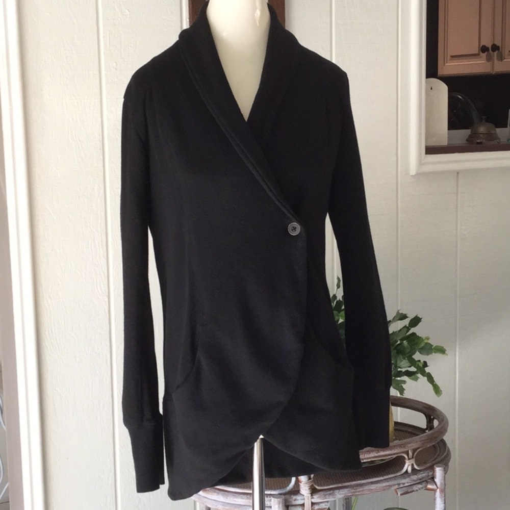 Lucky Brand soft terry like blazer with pockets.